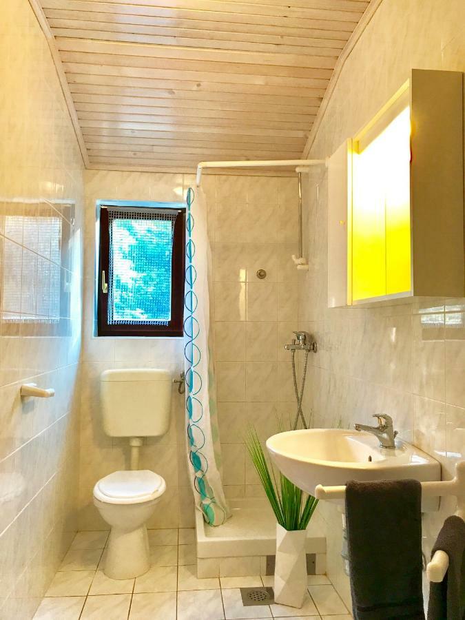 Apartmani Lisac Baška Exterior foto