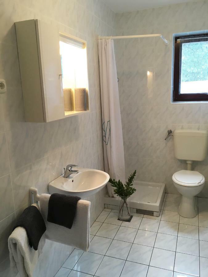 Apartmani Lisac Baška Exterior foto