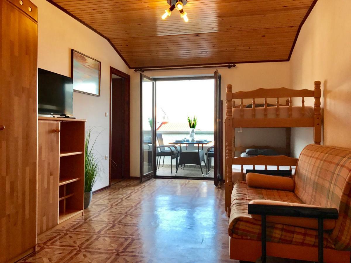 Apartmani Lisac Baška Exterior foto
